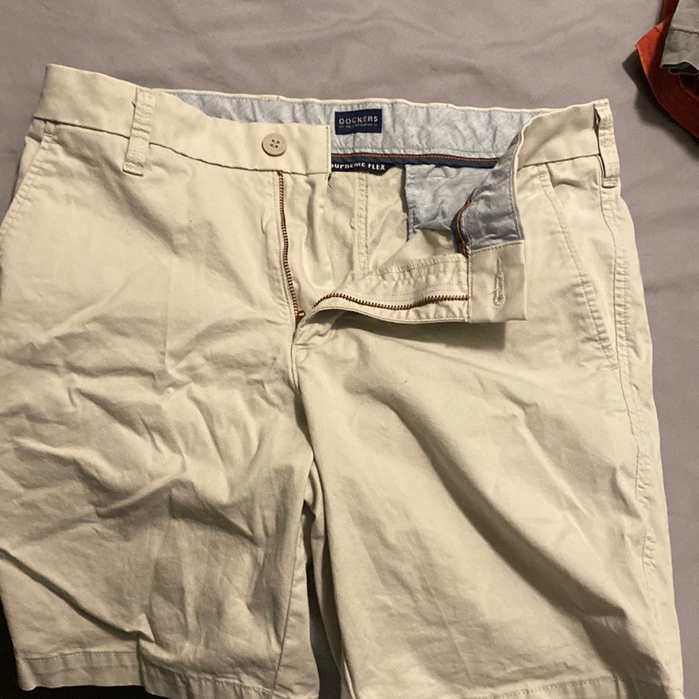 Mens Dockers Supreme Flex Khaki shorts